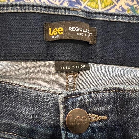 Lee Plus Size Flex Motion stretch waist Bermuda Shorts - Picture 3 of 4